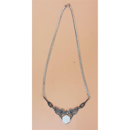 248 - 925 Silver necklace in the Art Deco Fashion