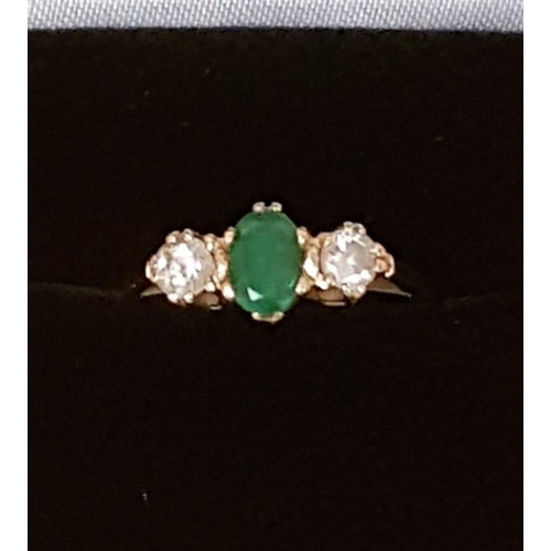 267 - 9ct Gold Dress Ring - Green Srone flanked by Cubic Zirconia - 1.9gram - Size K 1/2