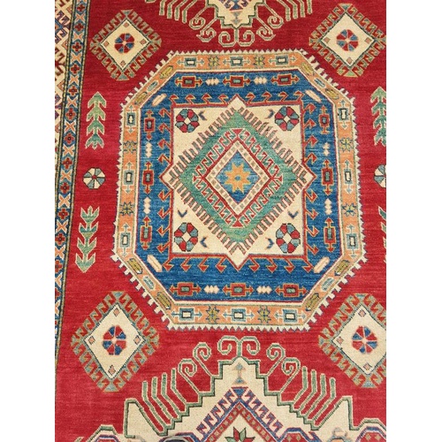 450 - Handmade Persian Zigler 100% Wool Carpet. Tribal pattern. Full pile, clean. Size 295cm x 175cm