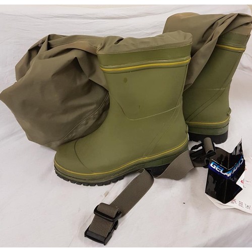 157 - Aqua'z Boot Foot Waders. Size 42/43. Breathable, as new