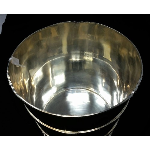 57 - A good heavy quality 20th century silverplated wine/ champagne bucket . Silver platin... 