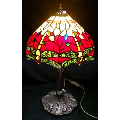 126 - A good quality modern Tiffany design glass table lamp with bronzed coloured base. 20 inches tall Sha... 