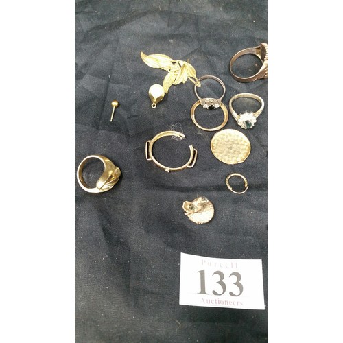 133 - Assorted lot of 9ct gold rings etc all damaged, gold plated. Scrap lot