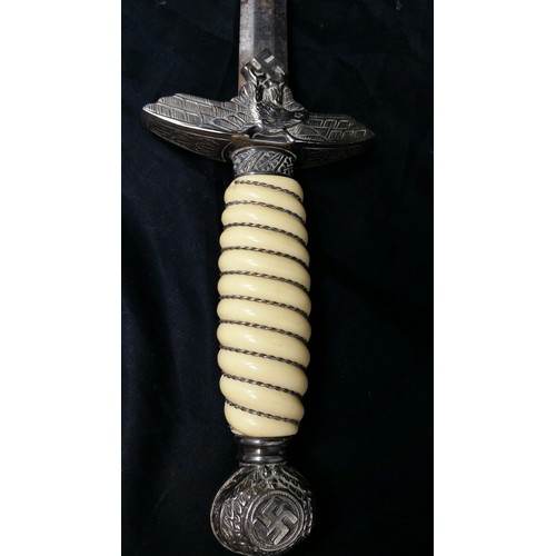 134 - A heavy quality German dagger, appears to have some age. However thought to be after ... 