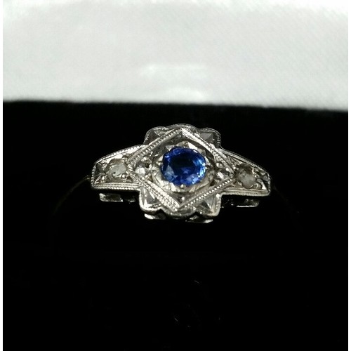 140 - 9ct gold and platinum sapphire & diamond ring. Early to mid 20th Century.  All st... 