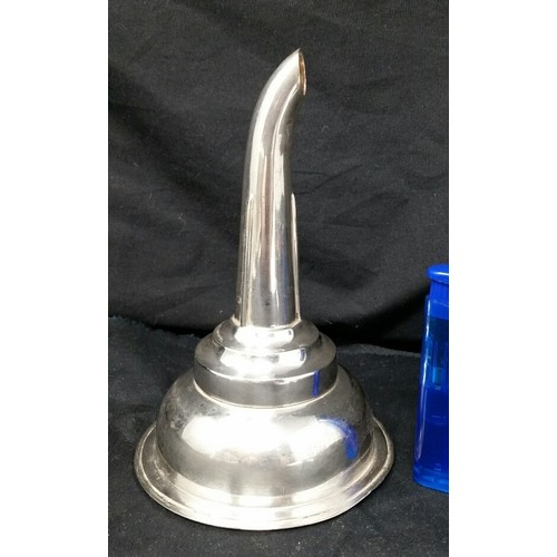 299 - An early to mid-20th Century silver plated wine funnel with strainer by the good maker Rodgers &... 
