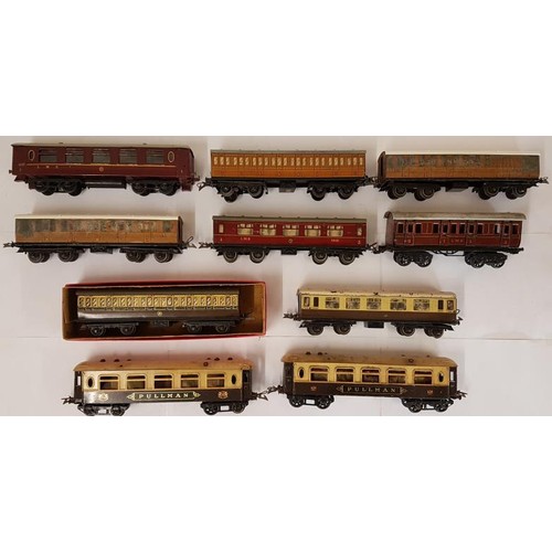 76 - Collection of 10 Hornby Coaches to include Pullman; L.M.S. etc.