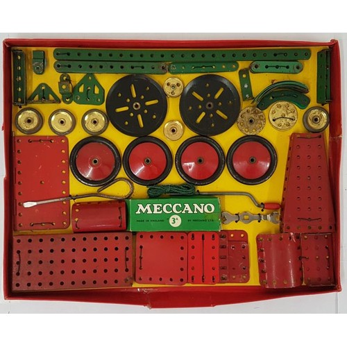 106 - Meccano No. 4 with Instruction Book. 1945 to 1957. Wired into Original Box