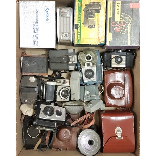 400 - Box of Various Vintage Cameras