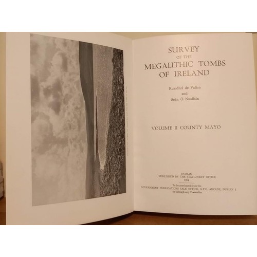 122 - Survey of the Megalithic Tombs of Ireland Vol II – Co. Mayo (De Valéra & Ó N... 