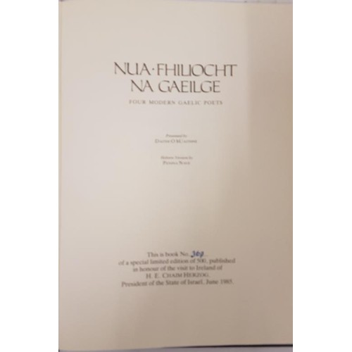 230 - Nua Fhiliocht Na Gaeilge. Four Modern Gaelic Poets. Presented by Daithi O'hUaithne. Hebrew Version b... 