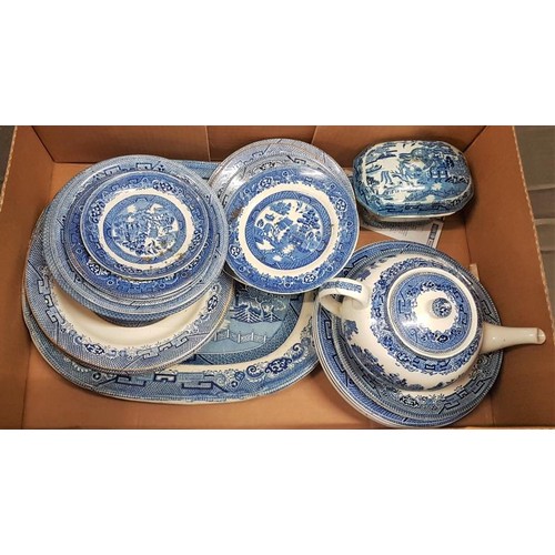 510 - Large Collection of Blue Willow Pattern Tea/Dinner Wares