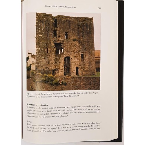 538 - [Festschrift in honour of renowned archaeologist David Sweetman] From Ringforts to Fortified Houses.... 