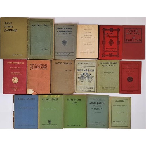 636 - Collection of Irish Language Books: Laoithe Cumaimm by Tomás Ó Rathile; Barúin Munchausen; Maidean i... 