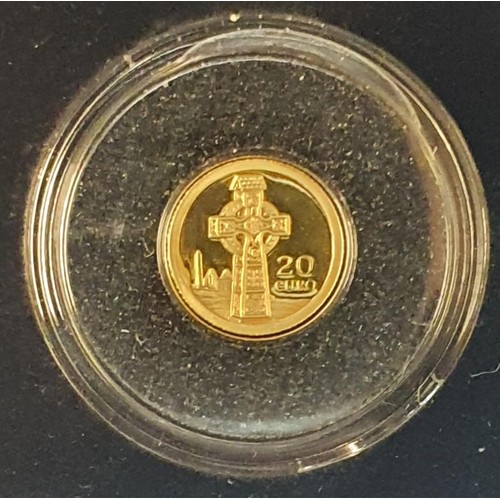 162 - 2011 €20 Gold Coin - Celtic Cross. Limited edition no. 2,946 of 12,000. Complete with all Centr... 