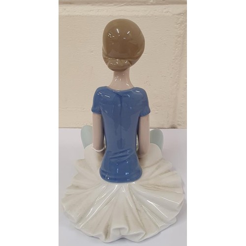 299 - Vintage Lladro Ballet Figure - Ensayo Morado, 1.358, retired model.