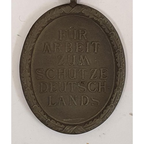 319 - West Wall Medal, Third Reich. Awarded to both civilians who built the defances and troops who served... 