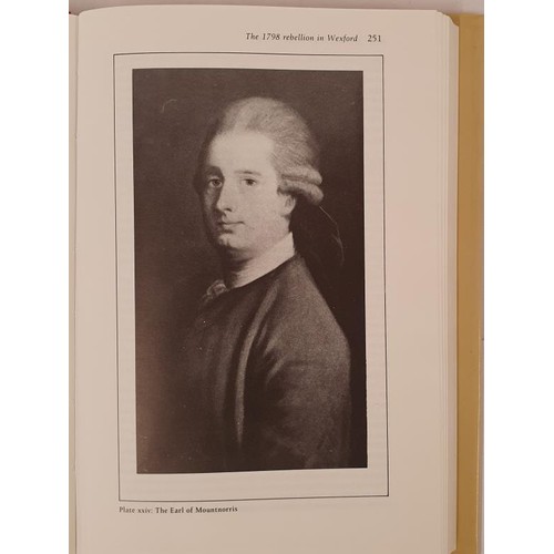 459 - Wexford: History and Society edited by Kevin Whelan. Geography Publications, 1987. Near fine copy in... 