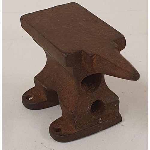 204 - Vintage Mini Jeweller's Anvil, c.7cm wide