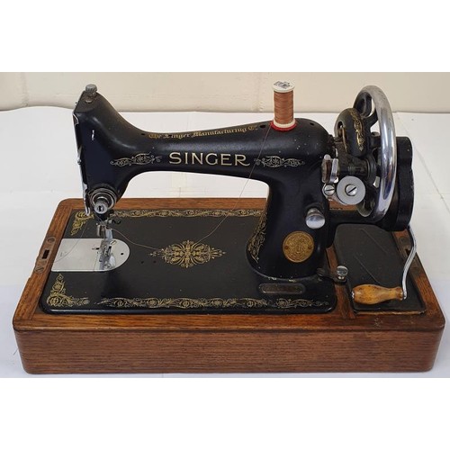 458 - Table Top Singer Sewing Machine