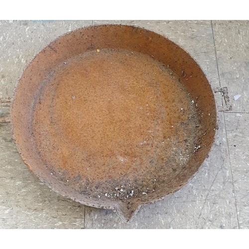 136 - Antique Metal Griddle Pan with pouring lip, c.18.5in diam