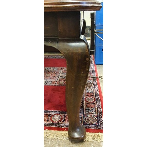 467 - Late Victorian Mahogany Extending Dining Table with one spare leaf, the rectangular top with rounded... 