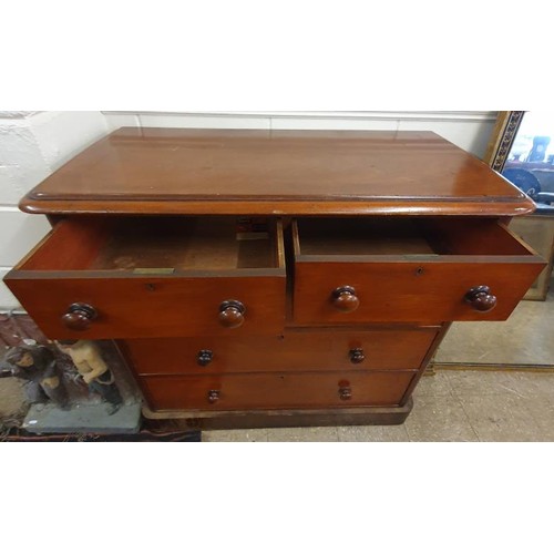 481 - Good Victorian Mahogany Chest Drawers, the moulded top over an arrangement of two over three graduat... 