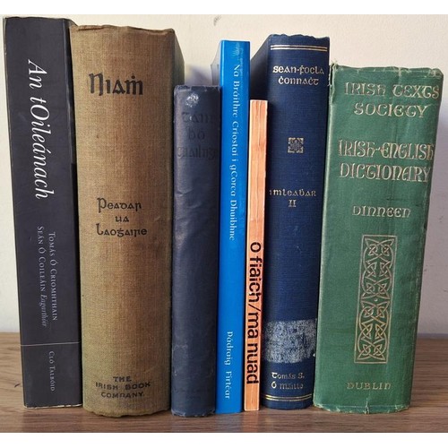 299 - Leabhair Gaeilge – Seven books: An tOileánach (2002); Niamh (Peadar Ua Laoghaire, 1910)... 