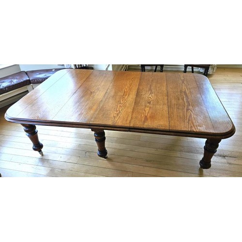 433 - Incredible Victorian Pitch Pine Extending Dining/Boardroom Table. The top with moulded edge above si... 