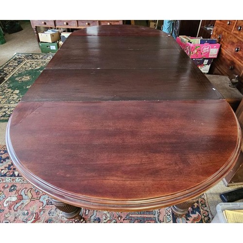 434 - Very Fine Quality Victorian Mahogany Extending D-End Dining Table with / spare leaves. The top with ... 