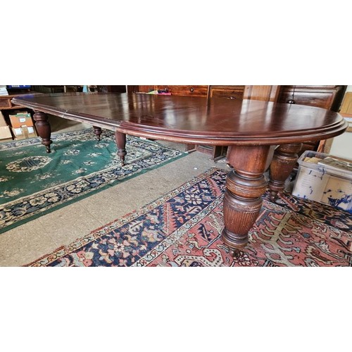 434 - Very Fine Quality Victorian Mahogany Extending D-End Dining Table with / spare leaves. The top with ... 