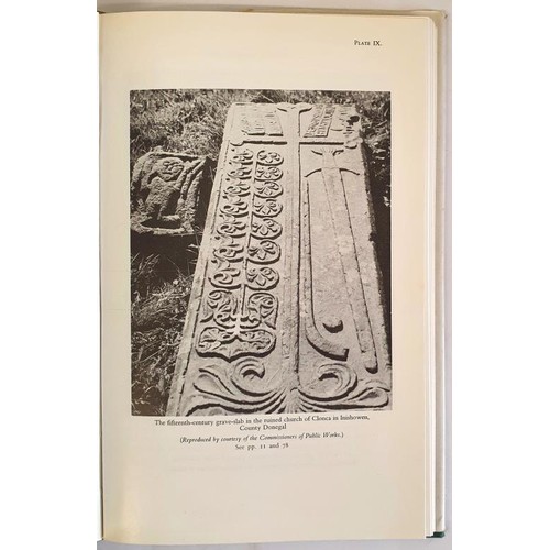 271 - Camán. 2,000 years of Hurling in Ireland. An attempt to trace the history and development of ... 