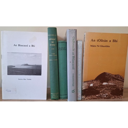 188 - Leabhair Gaeilge relating to the Blasket Islands: Six books/booklets including Machtnamh Seana-Mhn&a... 