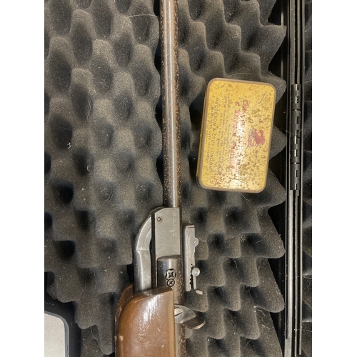 Air rifle including case and 3 pots of led pellets