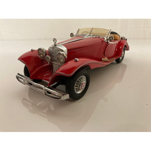 59 - Die cast model cars, two Mercedes SSK and a Bugatti

This lot is available for in-house shipping