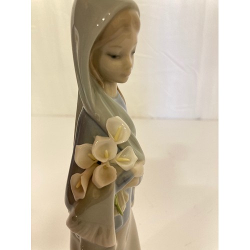 62 - Four Lladro figurines Jolie 5210 with Parasol, Pretty Picking 5222. Girl with Lilies, and a shy Geis... 