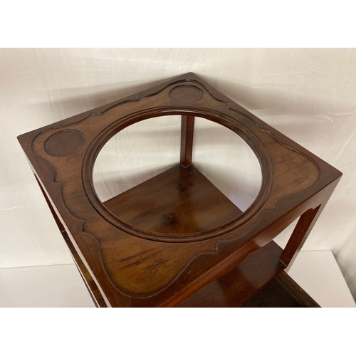 44 - C19th furniture, a mahogany wash stand with a hidden drawer and some ceramic fittings

Collection on... 