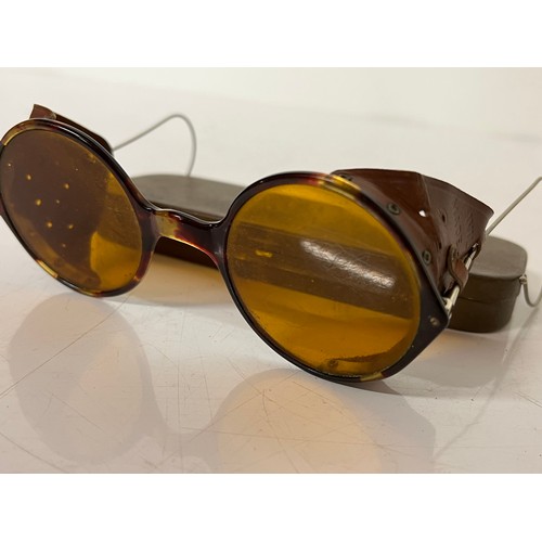 Militaria, US military issue Wilson Z1 glasses with leather