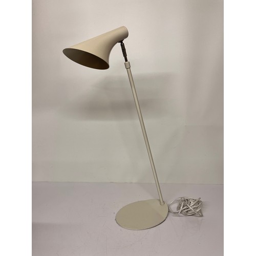 21 - Mid century designer table / floor lamp, extends and reduces to add versatility to this designer lam... 