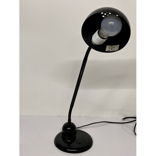 26 - Mid century design adjustable desk light with black enamelled finish 46 cm high

This lot is availab... 