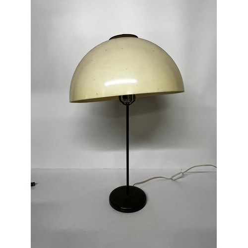 36 - Mid century furnishings, an Underwriters Laboratories table lamp e-6713, overall height 25 inches, s... 