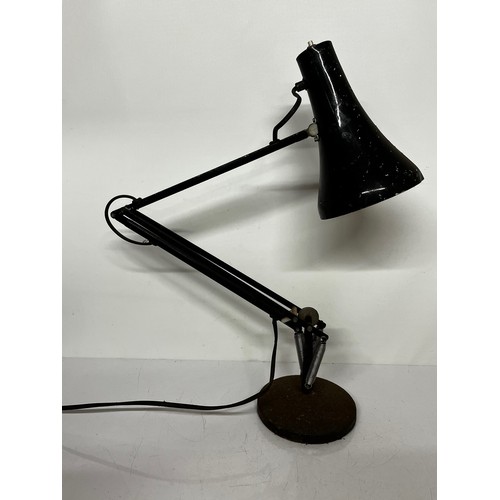 39 - Angle poise lamp with a black enamelled finish.

This lot is available for in-house shipping