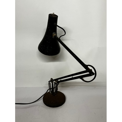 39 - Angle poise lamp with a black enamelled finish.

This lot is available for in-house shipping