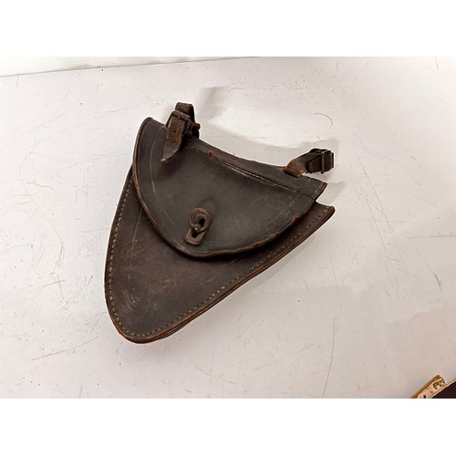 163 - Veteran Edwardian era bicycle leather tool pouch 19 cm high.

This lot is available for in-house shi... 