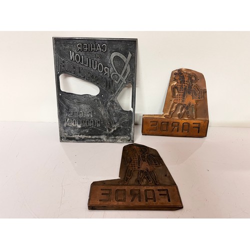 164 - Collection of metal printing plates, copper ones are each 13.5 cm wide x 13.5 cm high

This lot is a... 