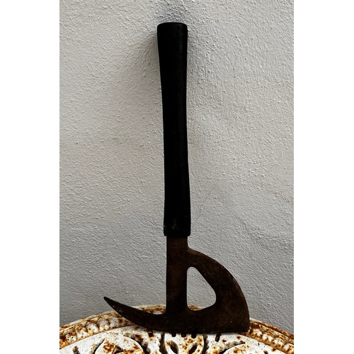 210 - A Fireman’s rescue axe with insulated handle

This lot is available for in-house shipping