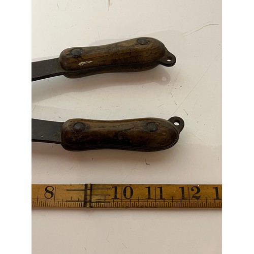 248 - WWI era militaria, British army barbed wire cutters by Charles Hugh Ltd, 12 inches long

This lot is... 