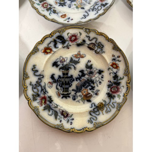 285 - Six William Ridgeway stoneware dinner plates marked for 2731 pattern

This lot is available for in-h... 