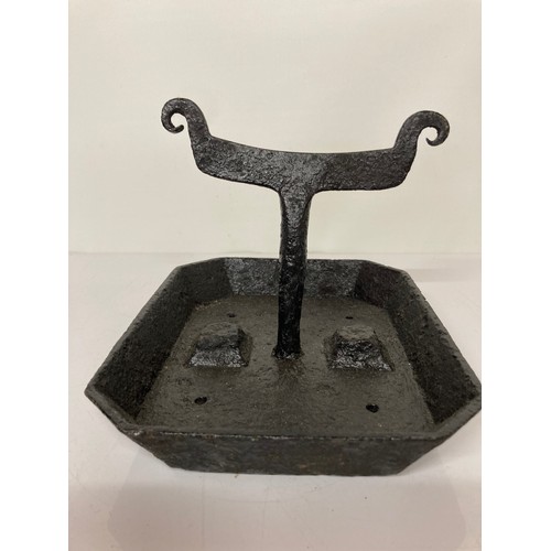 289 - Georgian boot scrape cast iron base and a wrought iron top.

10 inches x 12 inches and 8 inches high... 