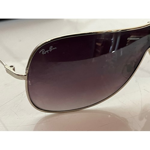 300 - Pair of Ray Ban sunglasses in original case model RB600 

This lot is available for in-house shippin... 